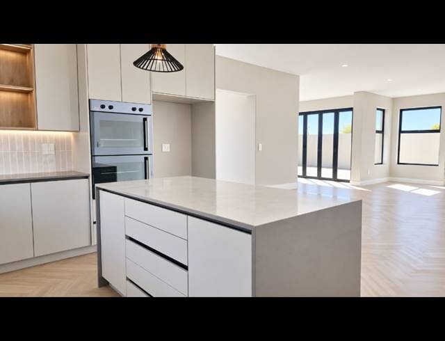 4 BEDROOM FREESTANDING FOR SALE IN SANDOWN